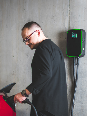 16A / 32A Wallbox Nhà EV sạc trạm 22KW 11KW 7KW 1 / 3 giai đoạn IEC 62196-2 Cắm 1